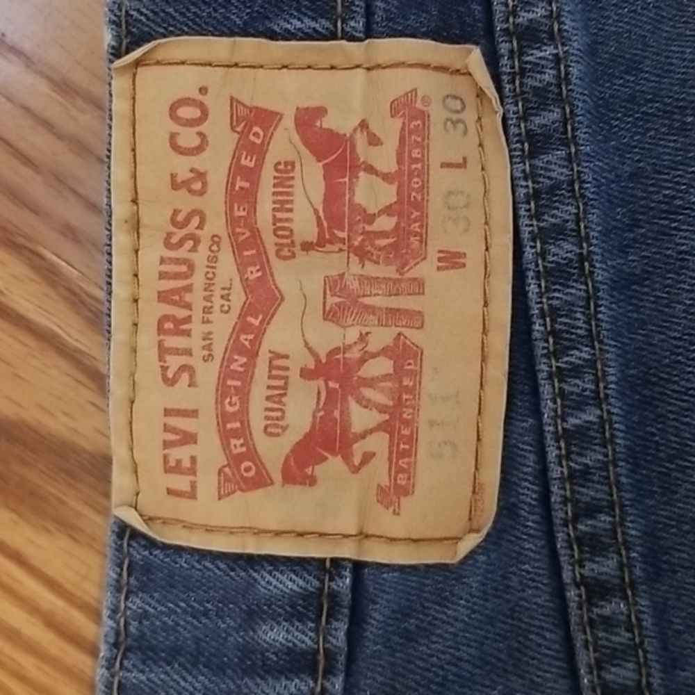 511 levi's Cutoffs‎ distressed shorts 30 - Picture 3 of 8